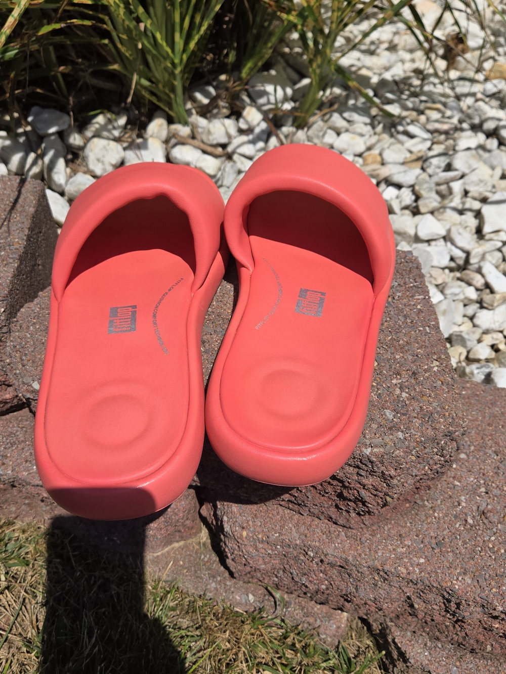 Fitflop Women's Iqushion D-Luxe Padded Slide Sandal View 3